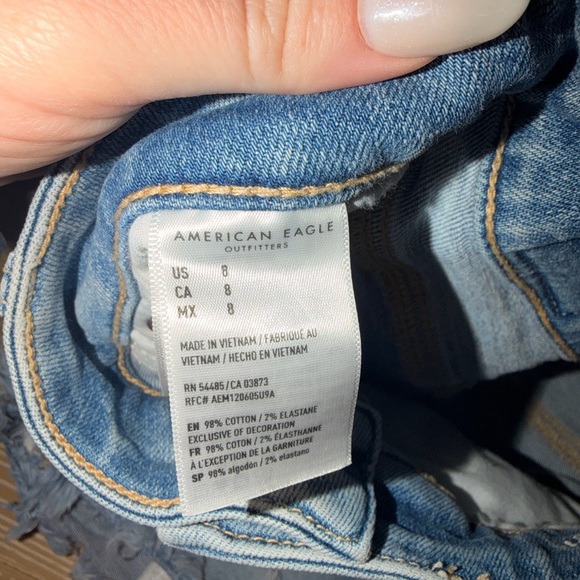 American Eagle Outfitters Light Wash Distressed Denim Shorts - Picture 4 of 4